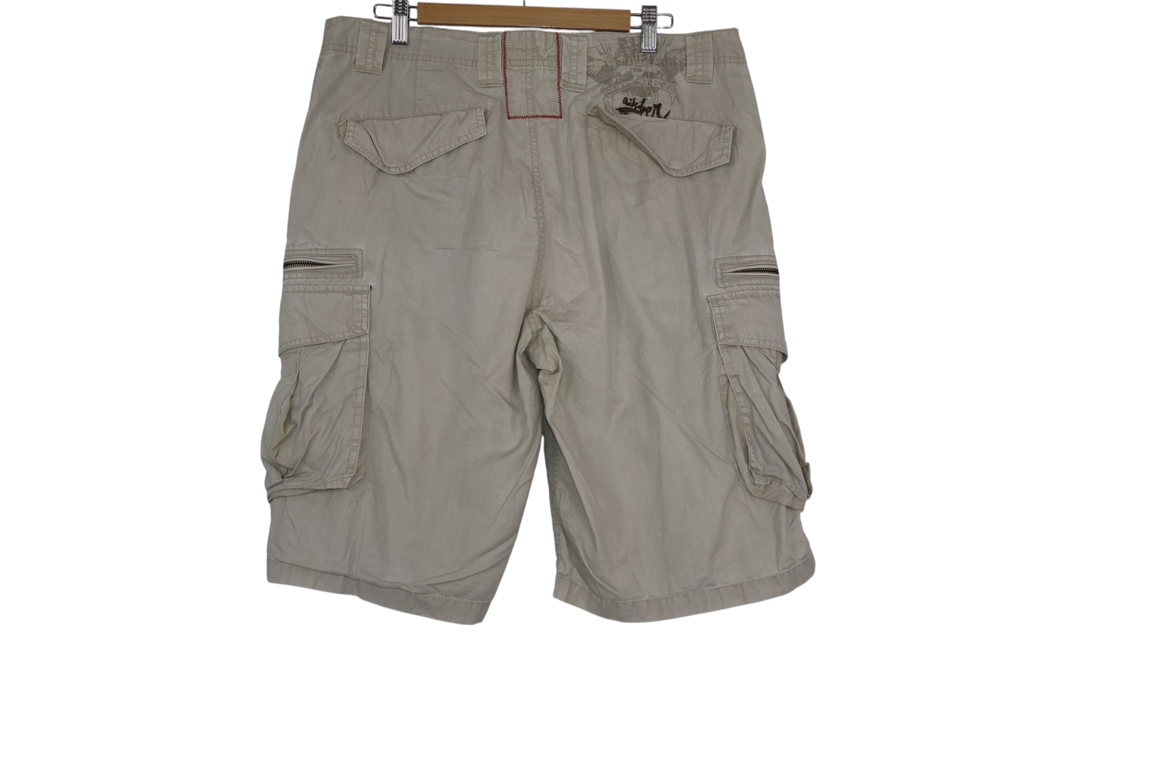 Vintage Quiksilver cargo shorts (Size 36)